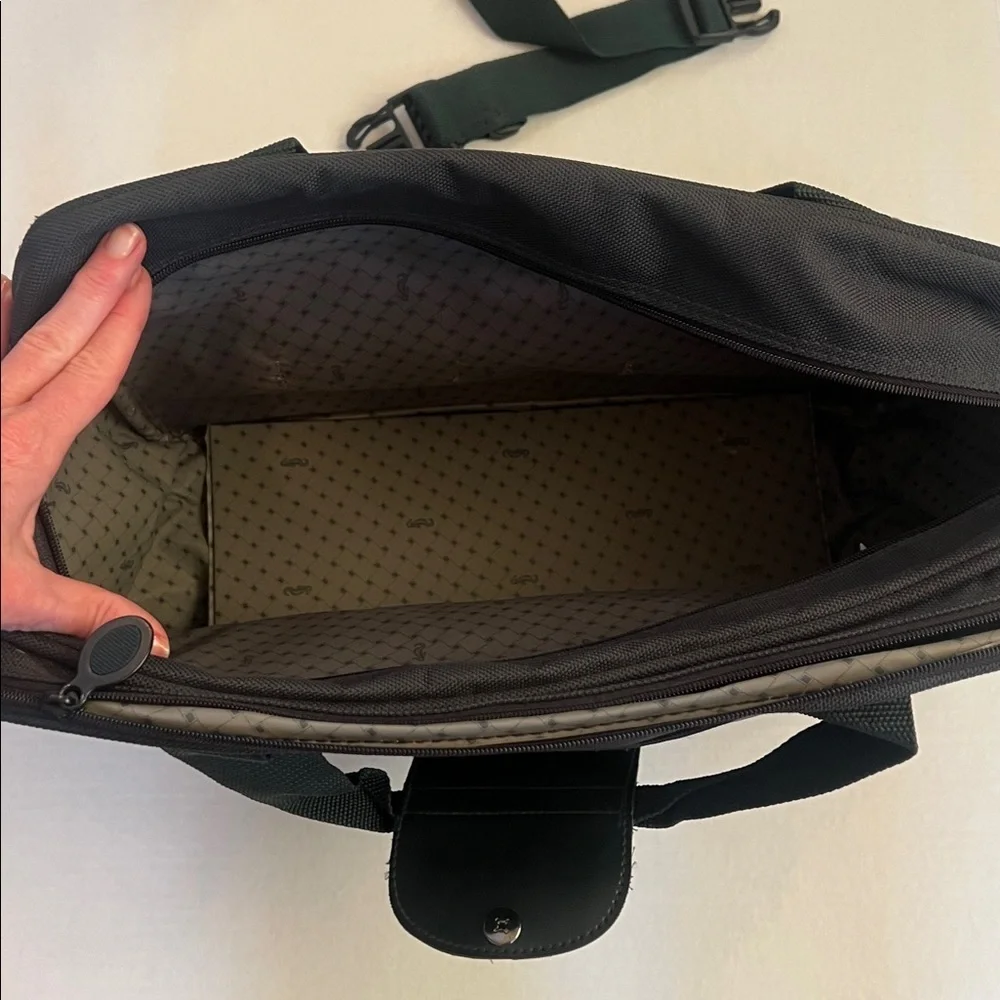 ATLANTIC CARRY-ON TRAVEL-OVERNIGHT LUGGAGE TOTE BAG WITH SHOULDER STRAP